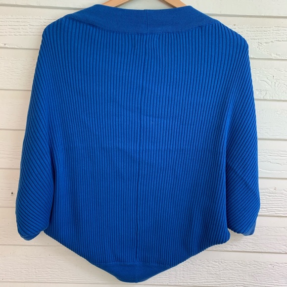 NWOT Chaus Shoulder Shrug - Picture 5 of 5